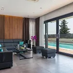 Bellatrix In With Front And Sea View Villa