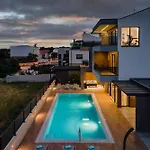 Villa Bellatrix In With Front And Sea View *