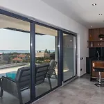 Bellatrix In With Front And Sea View Villa