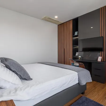 Villa Bellatrix In With Front And Sea View