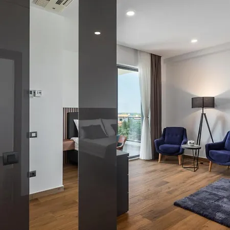 Bellatrix In With Front And Sea View Villa *