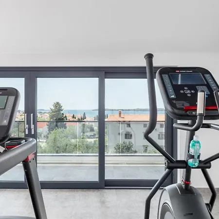 Villa Bellatrix In With Front And Sea View Fazana