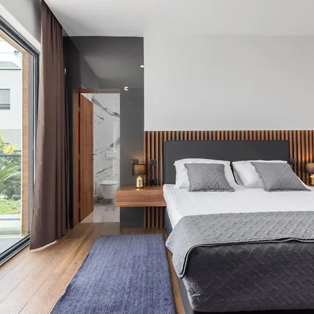 Bellatrix In With Front And Sea View