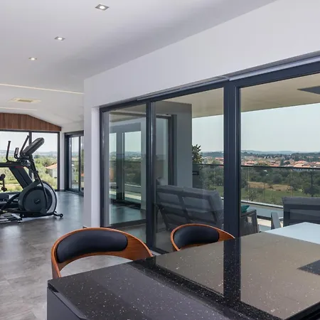 Bellatrix In With Front And Sea View Villa *