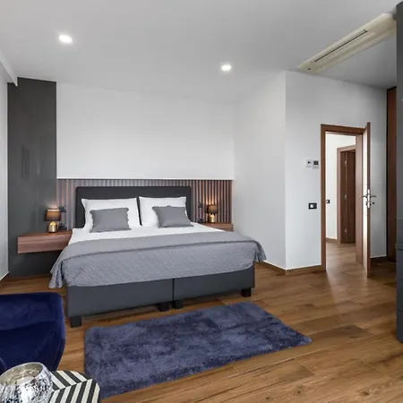 Villa Bellatrix In With Front And Sea View
