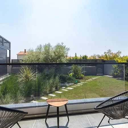 Villa Bellatrix In With Front And Sea View